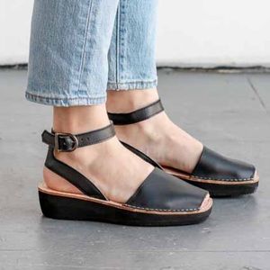 NWT Pons Avarcas Platform Sandals Black Leather 40